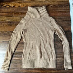 Banana republic camel Turtleneck Sweater size small
